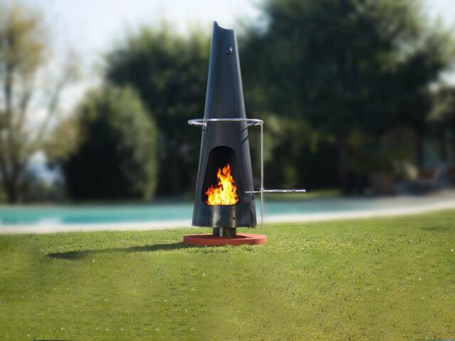 Outdoor fireplace