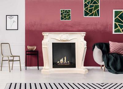 Louis: Classic fireplace