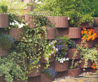 Cascade plant containers